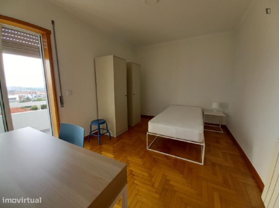 Quarto - localizado em Viana do castelo