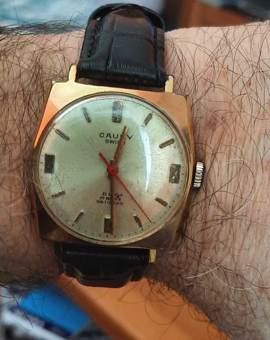 Relógio Cauny a corda manual