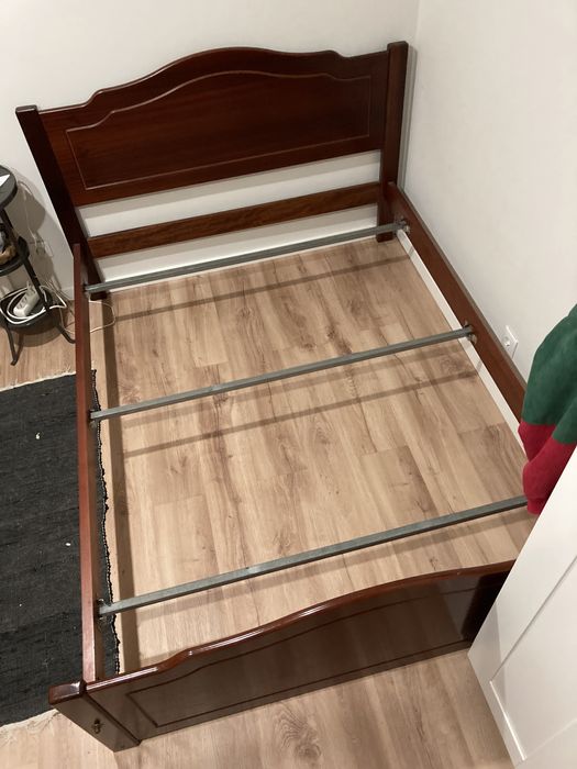 Cama madeira de pinho + Colchão