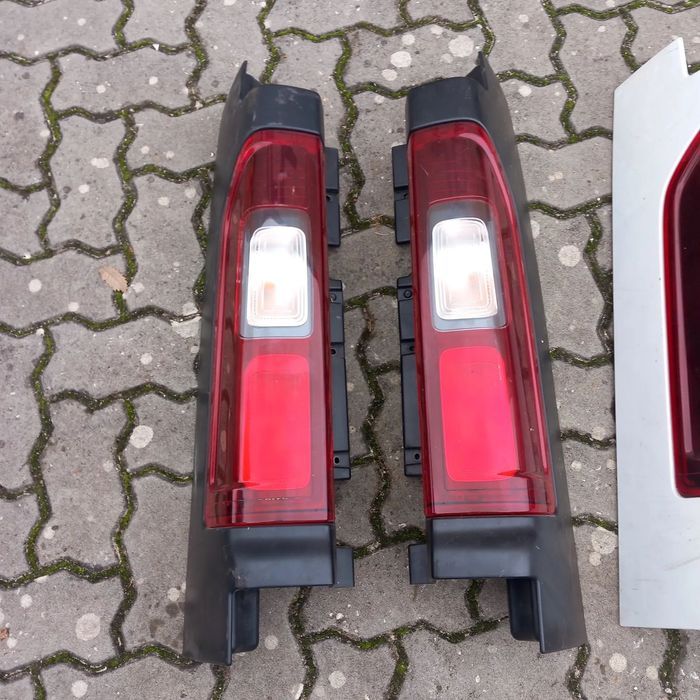Farois traseiros renault trafic x82