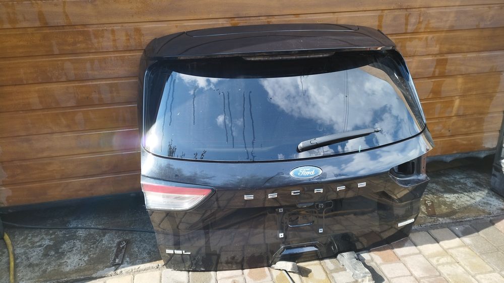 Кришка багажника ляда Ford Escape mk4 ескейп