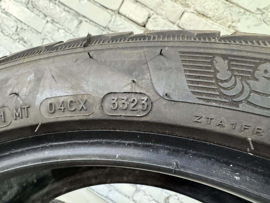 Зимові шини Michelin 225/45 R18