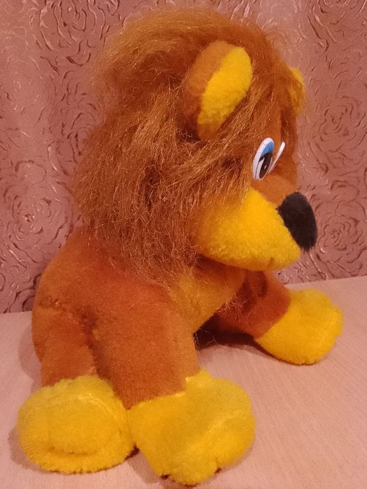 М'яка іграшка: левеня.