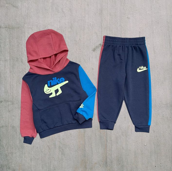 Оригінальний костюм Nike на 2 роки