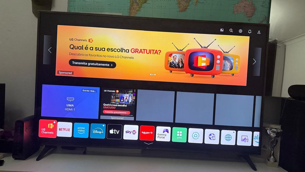 Televisores e bar da marca LG
