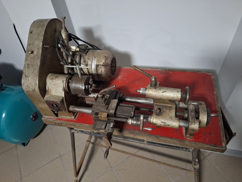 Mała tokarka modelarska