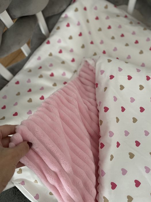 Дитяча постіль у сердечка