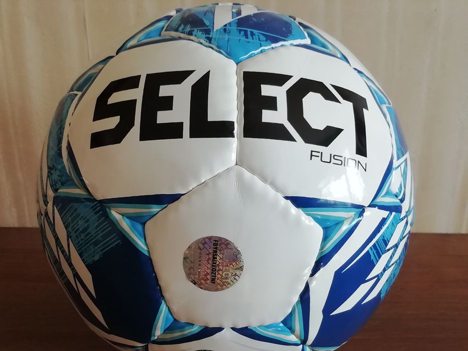 Мяч футбольний SELECT fusion