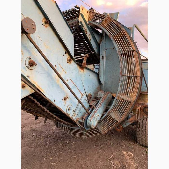 Продам картоплезбиральний ( картофелеуборочный ) комбайн Anna Z644