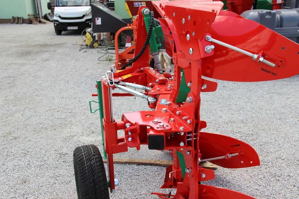 Pług pługi obrotowy obracalny mały Agro-Masz zabezpieczenie