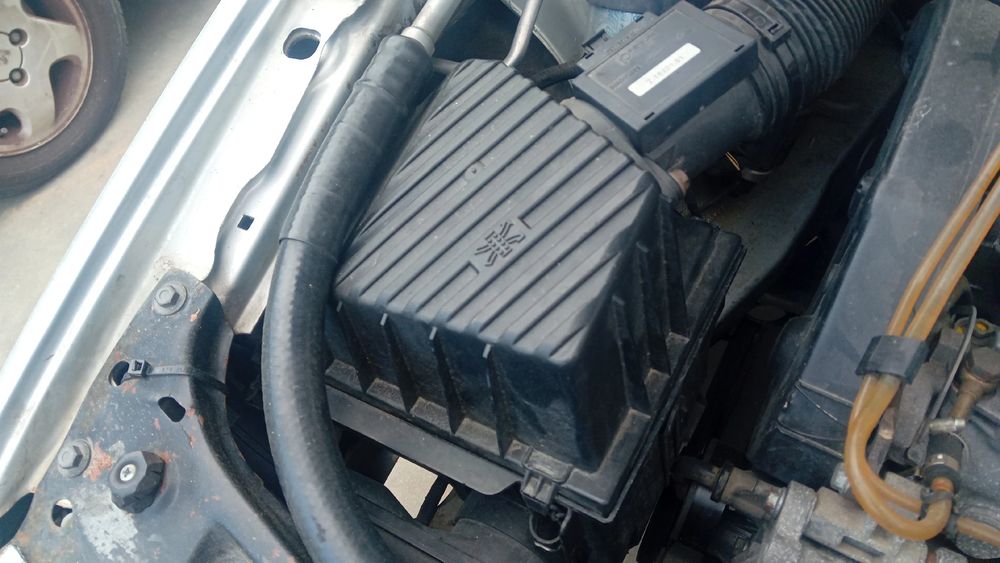 Caixa filtro ar VOLKSWAGEN Passat (3A2, 35I)