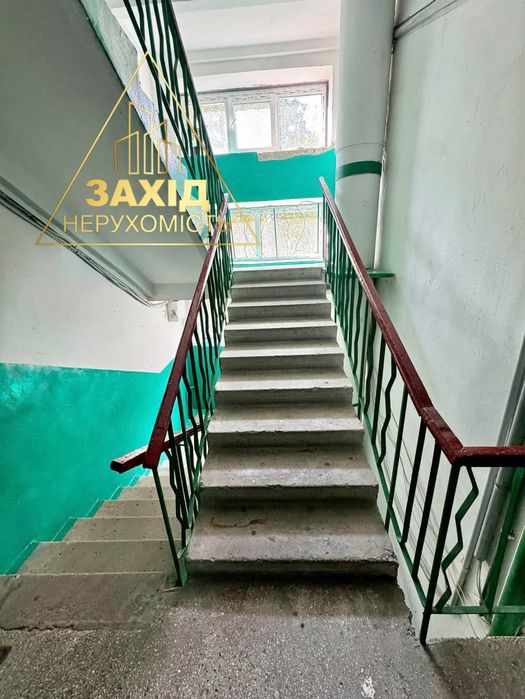Трикімнатна чешка на пр. Молоді, 2 поверх