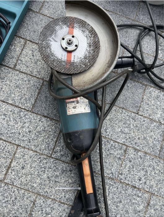 Ручний електро інструмент б/в.