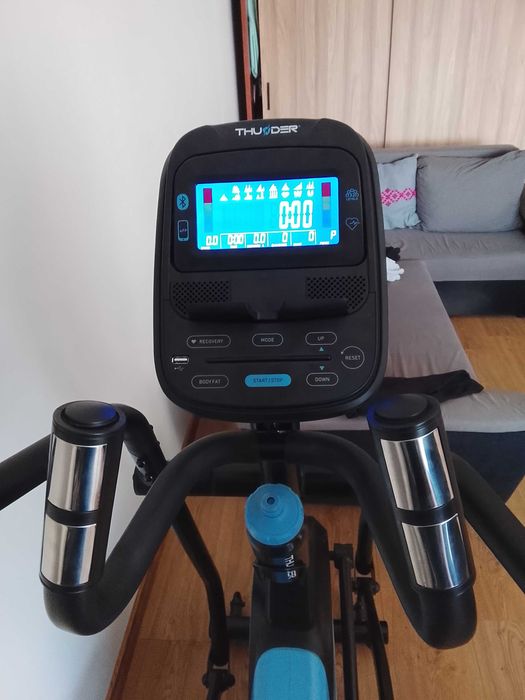 Orbitrek Trenażer eliptyczny elektromagnetyczny Thunder BLAZE 130 kg