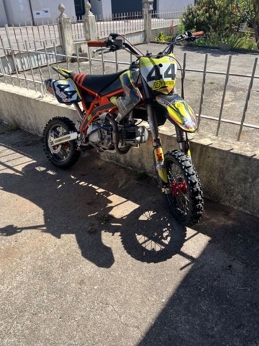 Bucci com motor dyatona