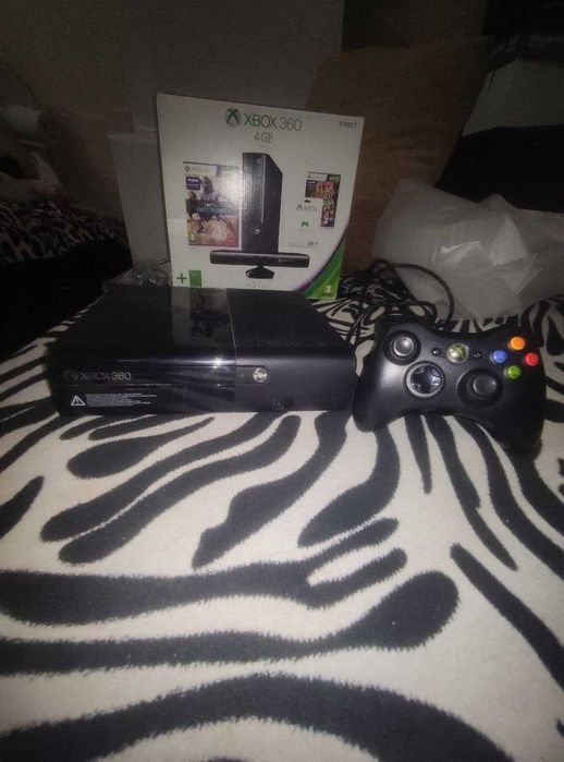 Xbox 360 E 320 GB
