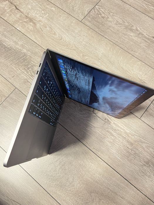 MacBook Pro 2019 i7