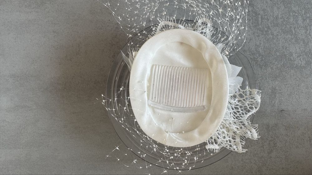 Fascynator ślubny  / Toczek z woalką