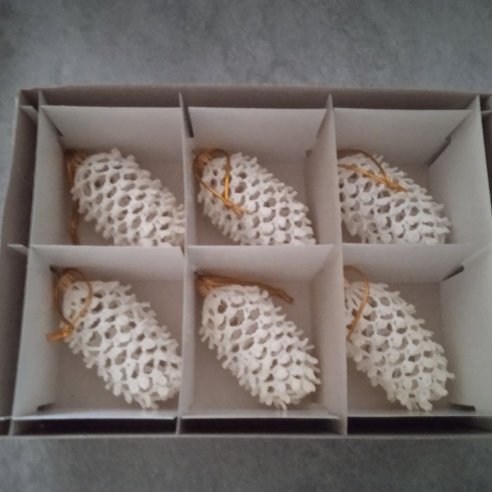 Piękne szyszki z bawełnianych nici