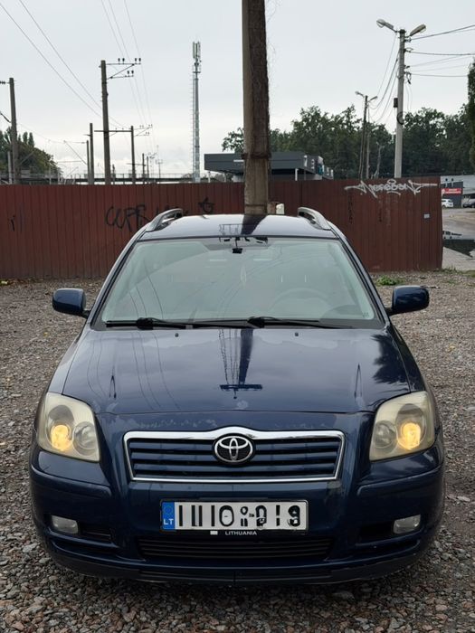 Toyota Avensis 2.0 D-4D  сухий двигун, без диму  (Свіжа бляха)