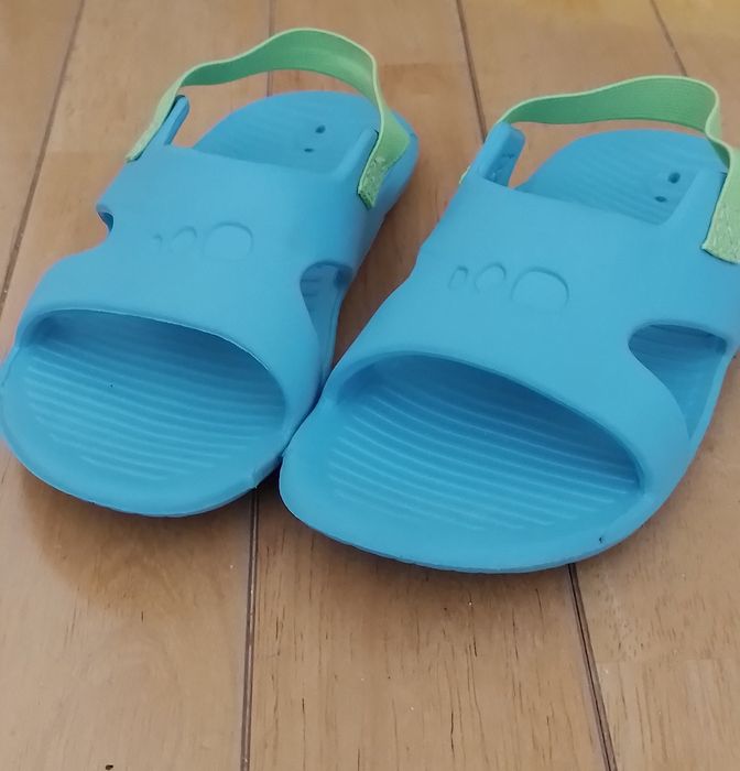 Chinelos de piscina Decatlhon