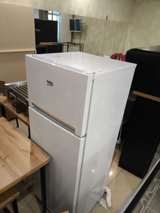 Двокамерний холодильник Beko RDSA240K20W