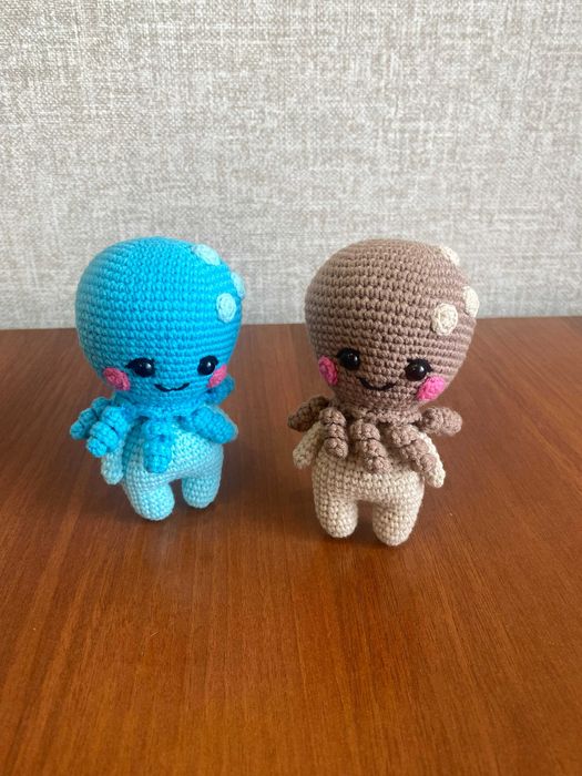 Вязанные игрушки  крючком – осьминоги и медузы.