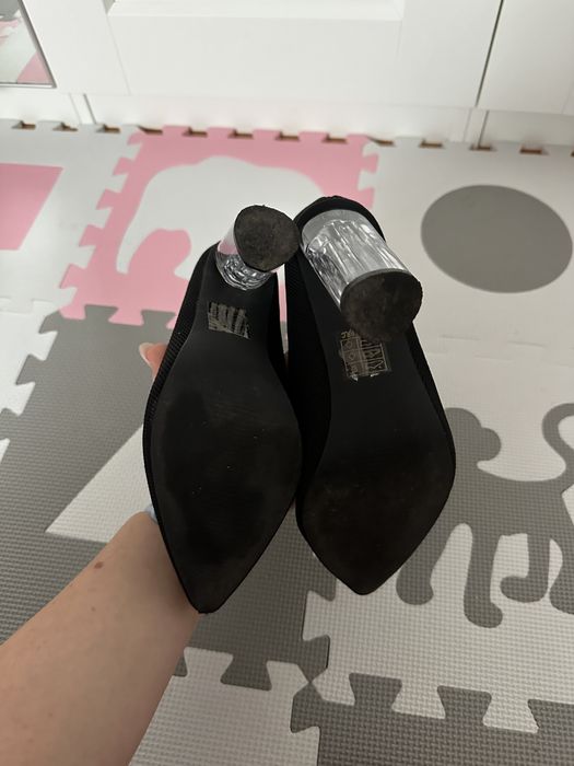 Czarne botki z transparentym obcasem