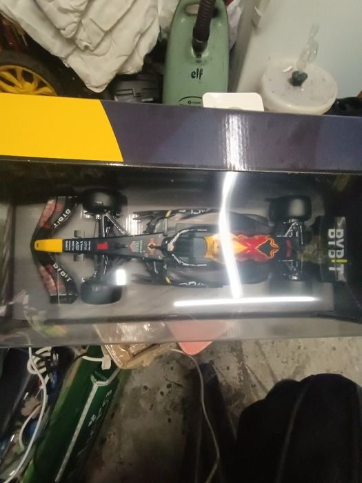 Auto zdalnie sterowane Red Bull racing Oracle rb18 nowe