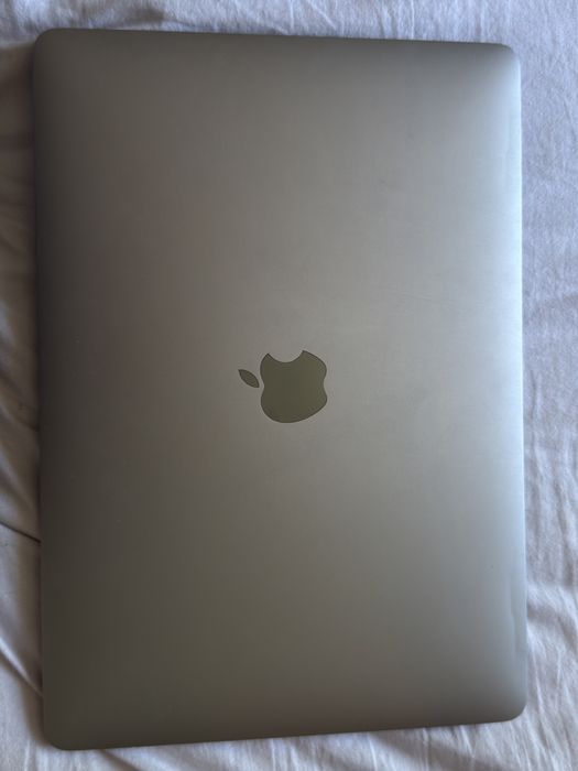 MacBook Pro 13" M1 | 8GB RAM | 256GB SSD |