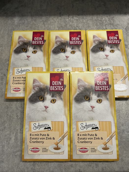 Przekąska dla kotka  z indykiem i żurawiną