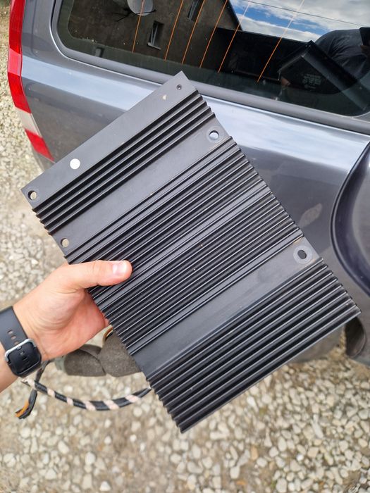 Wzmacniacz volvo v50