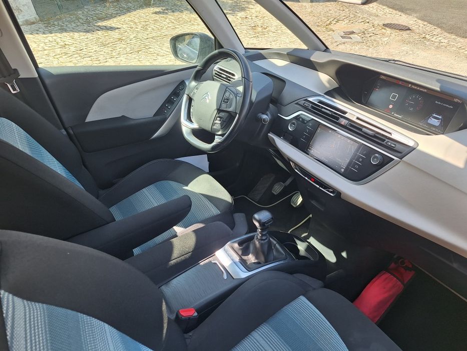 Poucos kms como nova, com garantia, aceito retoma