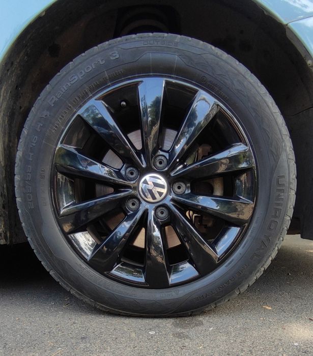 Продам диски с летней резиной на VAG группу r16 (5*112)