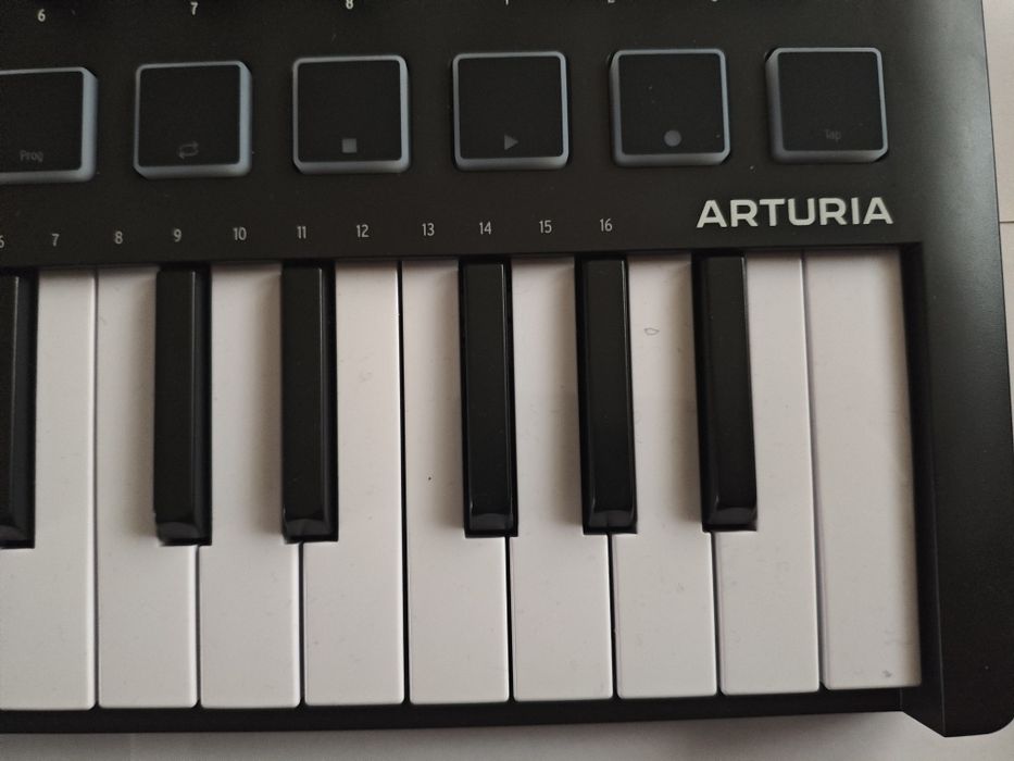 Продам Arturia Minilab 3