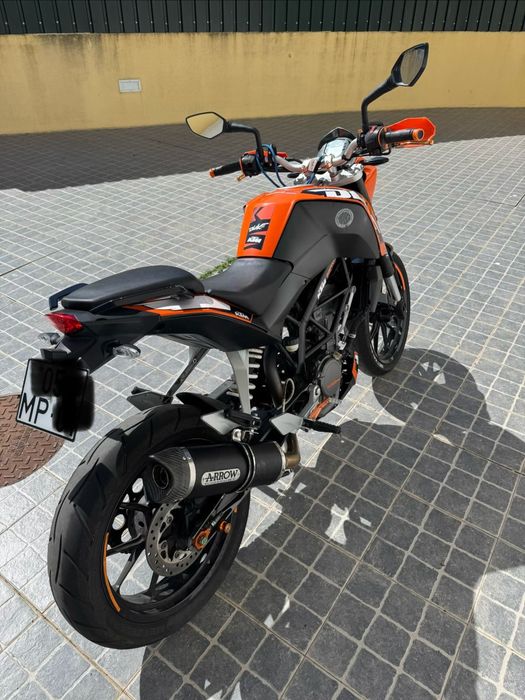 KTM Duke 125 (um só dono)