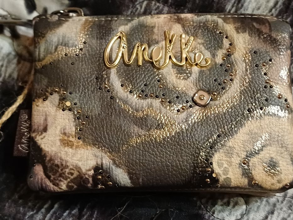 Anekke portfelik