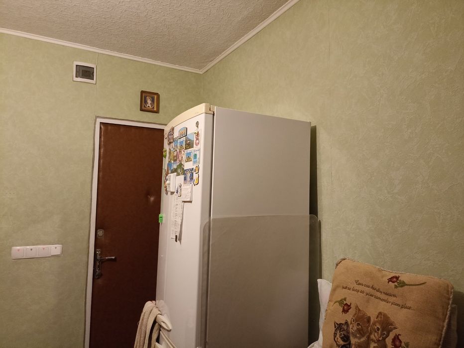 Продам  гостинку на Котлова 8/9