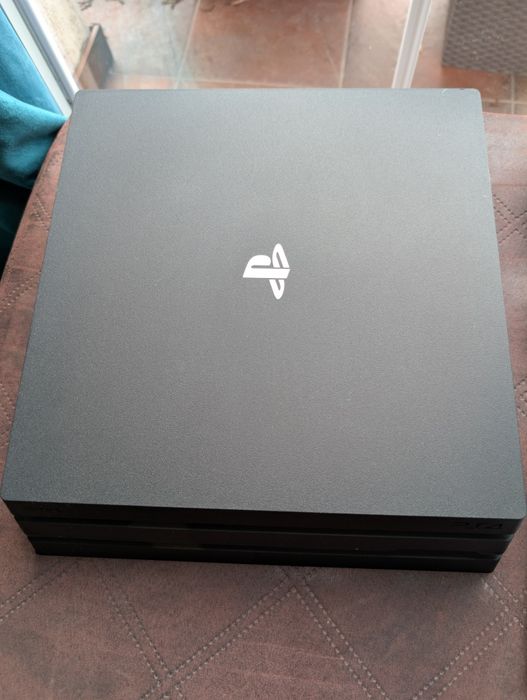 PS4 Pro Stan bardzo dobry