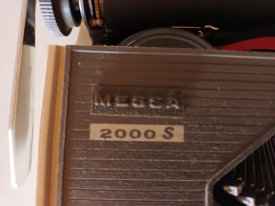 Máquina escrever Messa 2000