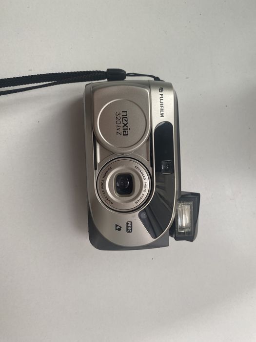 Aparat fotograficzny Analogowy fujifilm nexia 320ixZ