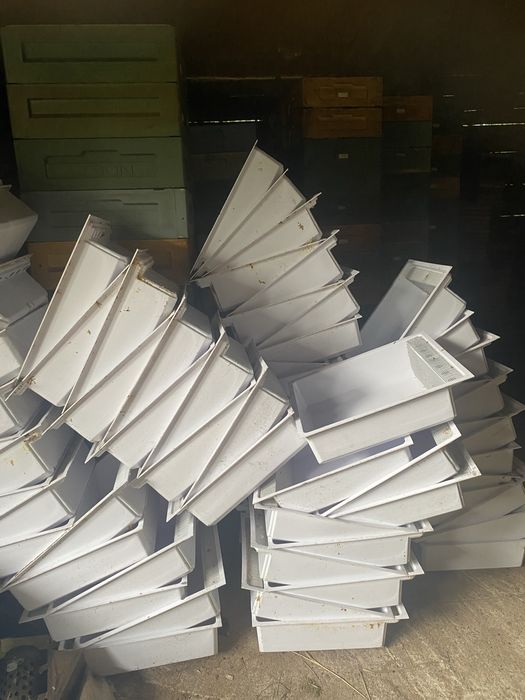 Używane podkarmiaczki powałkowe HexaTeam do uli Dadant 10 Wielkopo 12R