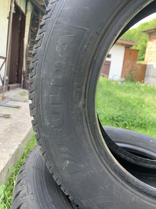 Продам шини всесизонні 215/65/r16