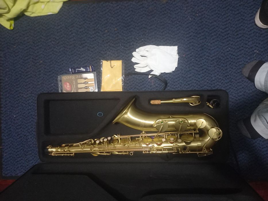 Saxofone tenor seminovo classic cantabile