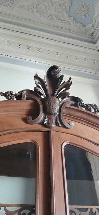 Móvel centenário em Pau Preto.