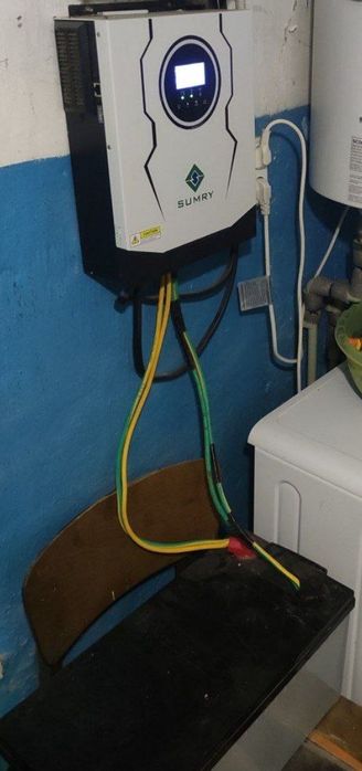 Гибридный солнечный инвертор SUMRY SM-2200H-12 1.8kW 12V