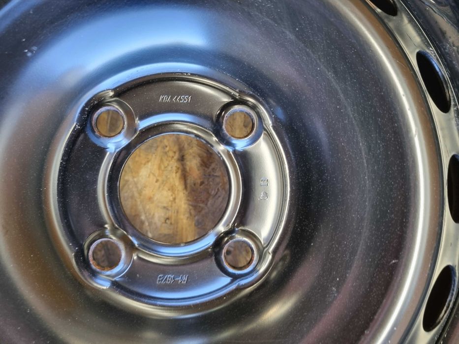 FELGA STALOWA 4x100 R15" 6x15 ET40 DACIA Logan Sandero F606