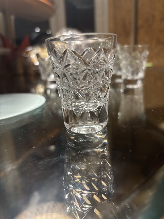 Хрустальные рюмки ( водка ,ликер, коньяк) на ножке