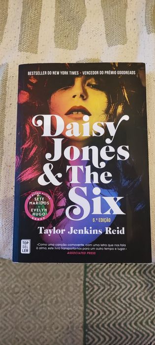 Daisy Jones and the Six - Taylor Jenkins Reid