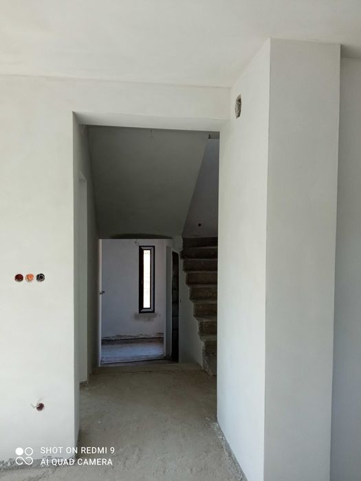 Tynki tradycyjne z betoniarki cementowo-wapienne